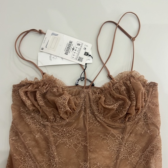 Nude lace body suit with boning - Picture 2 of 3